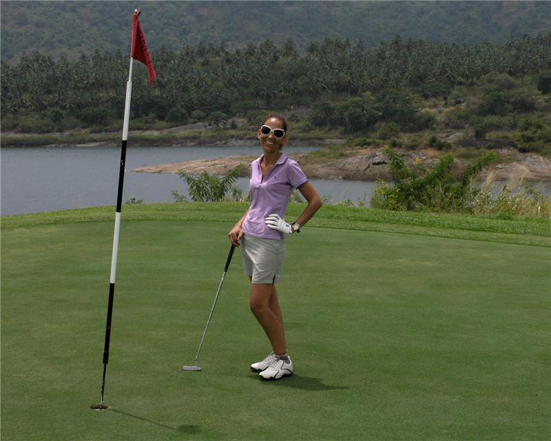 Donatella - Playing golf